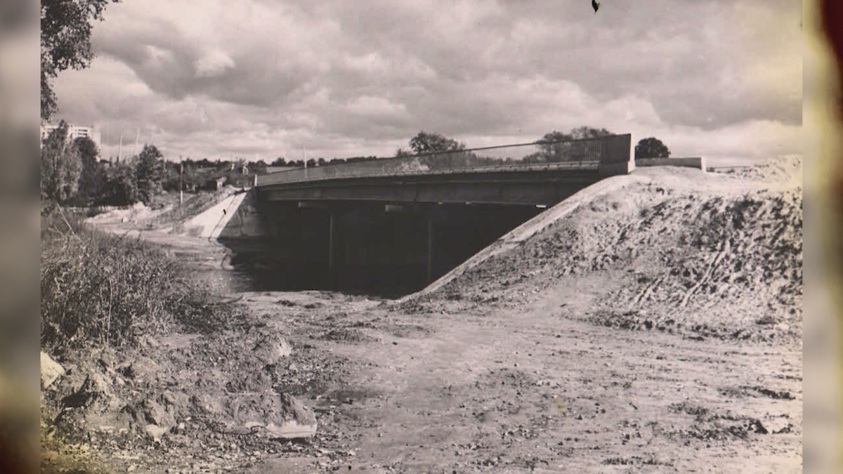 Для любого города, по которому протекает река, мосты являются ключевыми звеньями в дорожно-транспортной инфраструктуре