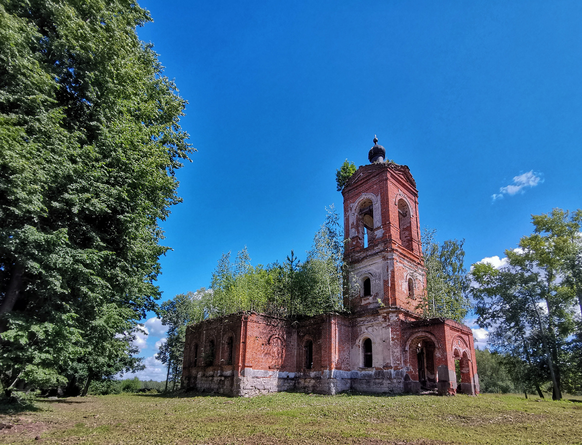 Введеньё (Тарусский район) - Введенская церковь.