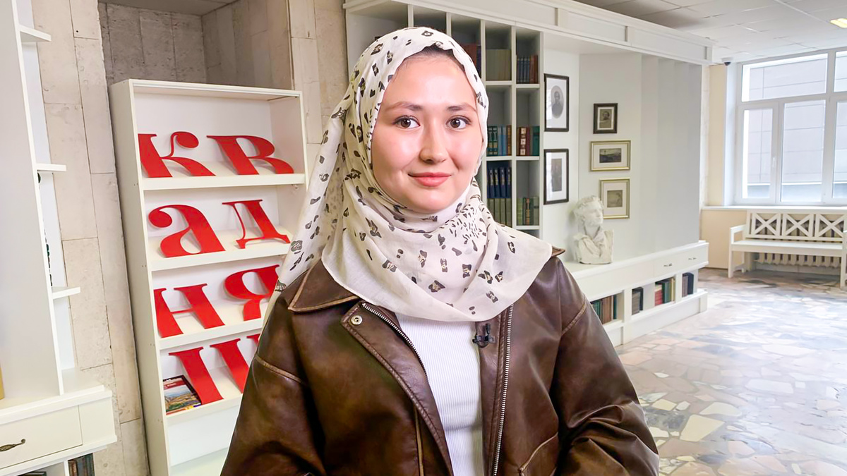 Дина - студентка Института русского языка имени Пушкина (с) Александра Гузева