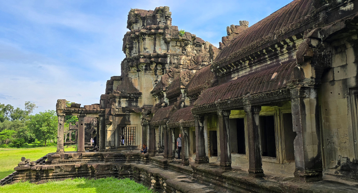 Некогда великий Ангкор - столица и культурный центр Кхмерской Империи (ныне современная Камбоджа)