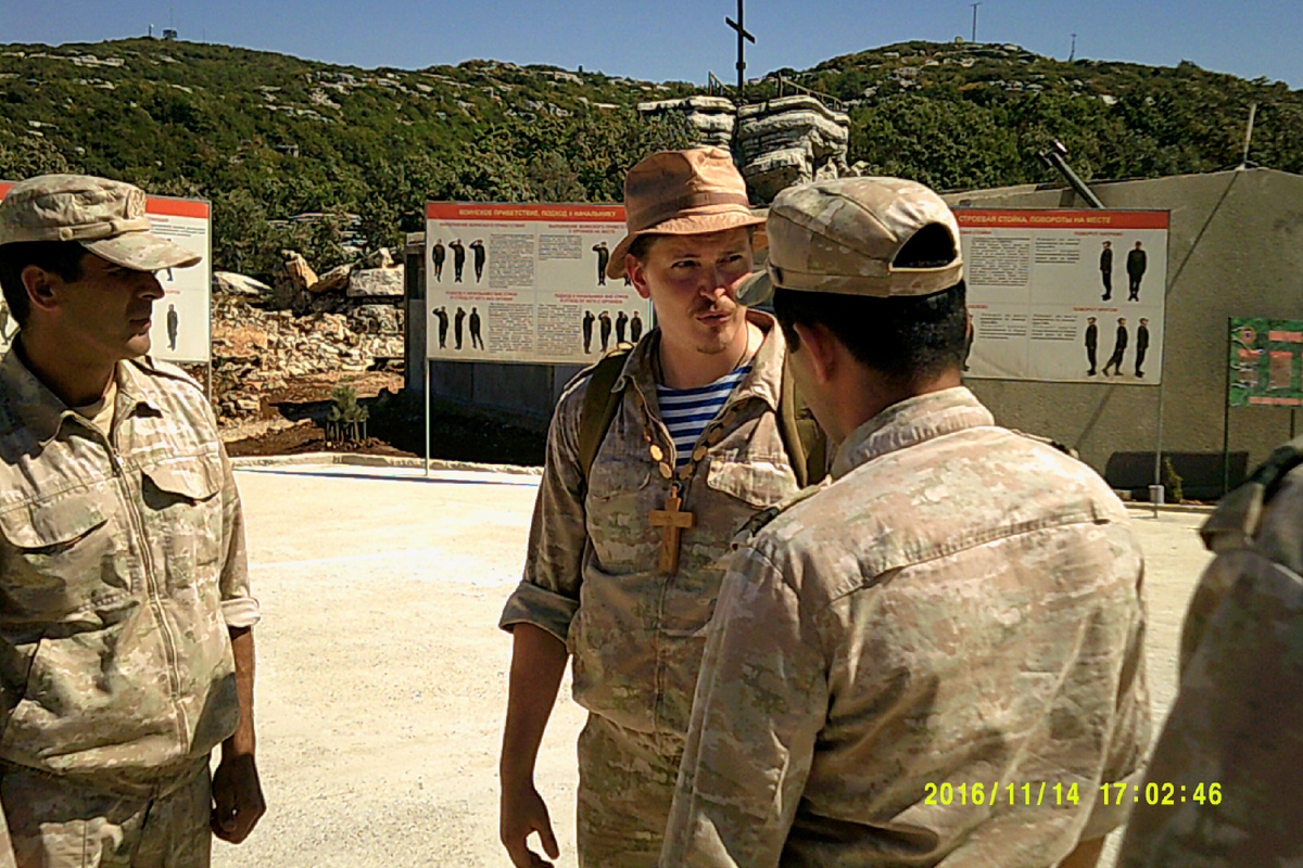 Военный священник Михаил Францев на российской военной базе в Сирии. 2016 г.