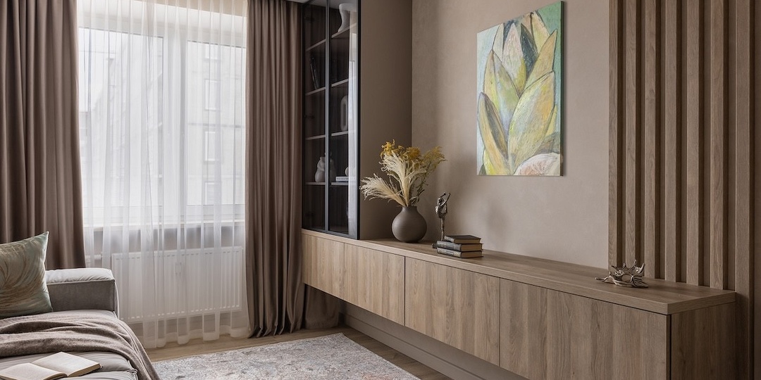 Доступный люкс в трешке 75 м²: монохром, который не выглядит скучно