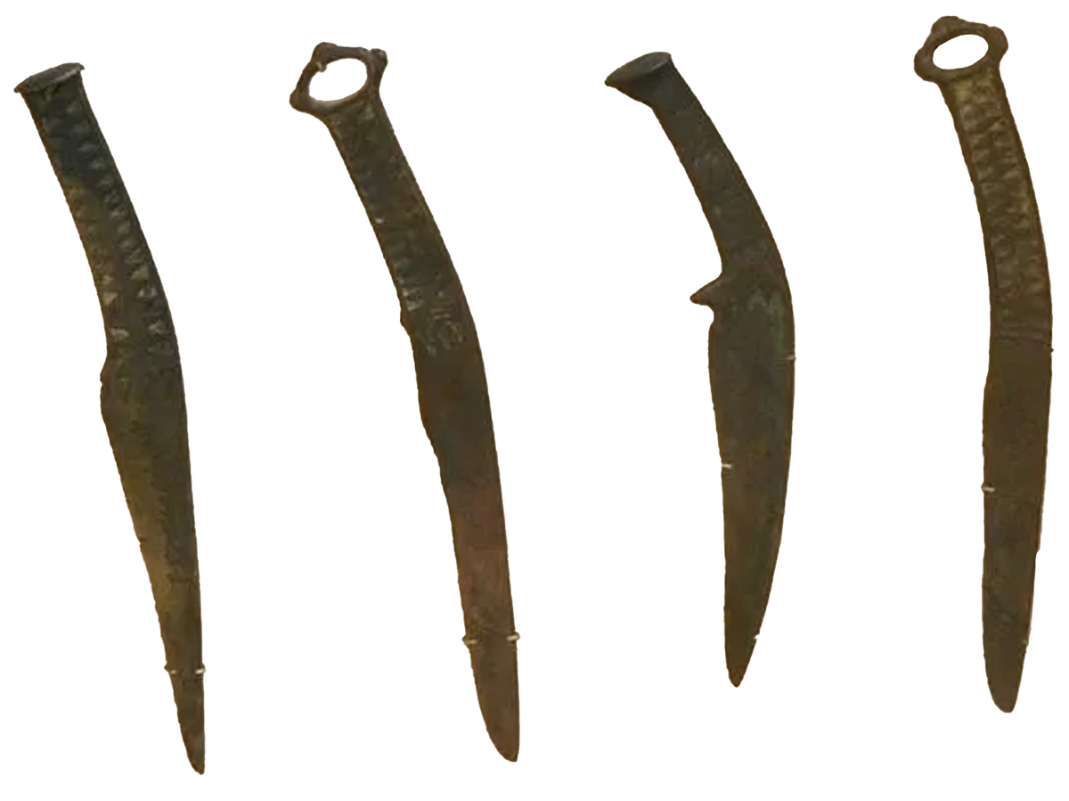 Бронзовые ножи Карасукской культуры