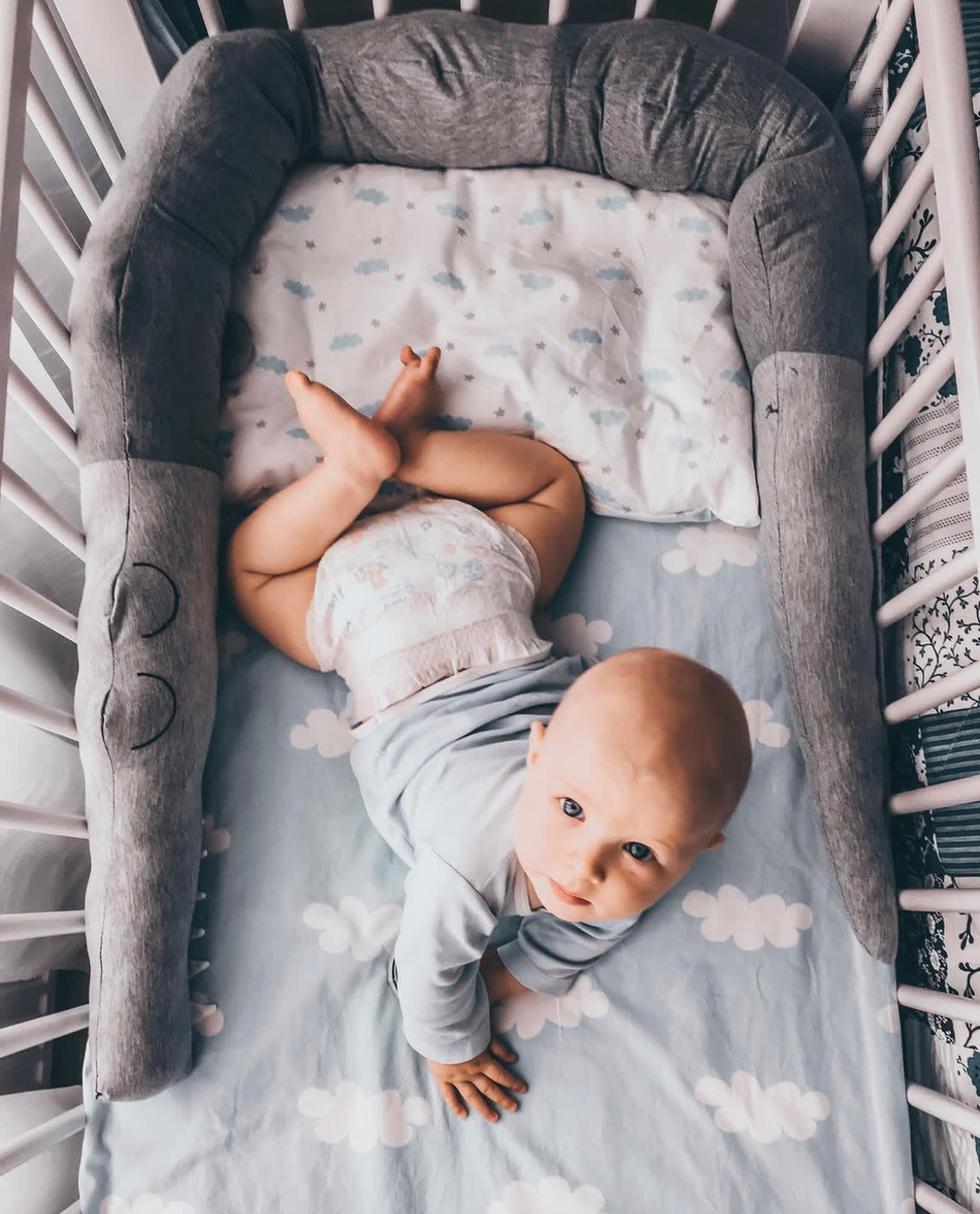 Кроватка IKEA. Раритет. Очень удобно было хранить вещи))