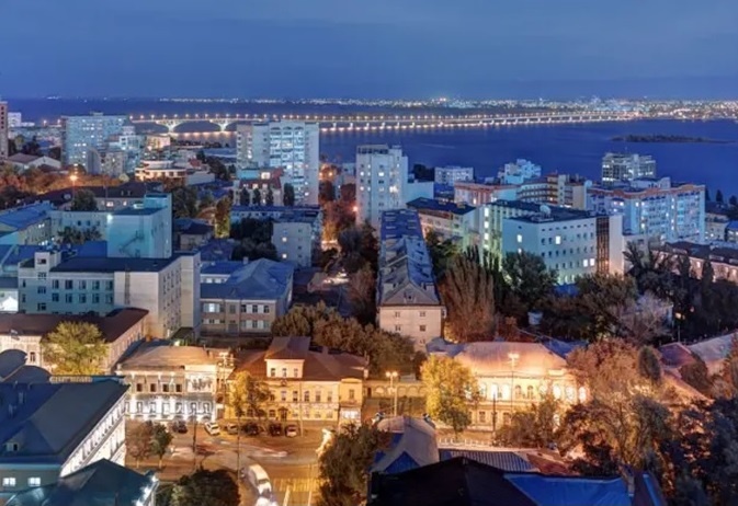 вот такой примерно вид открывался с дома на Советской в Саратове