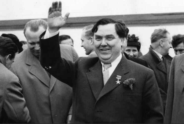 Председатель Совета министров СССР Г.М. Маленков первым  заговорил о реформах