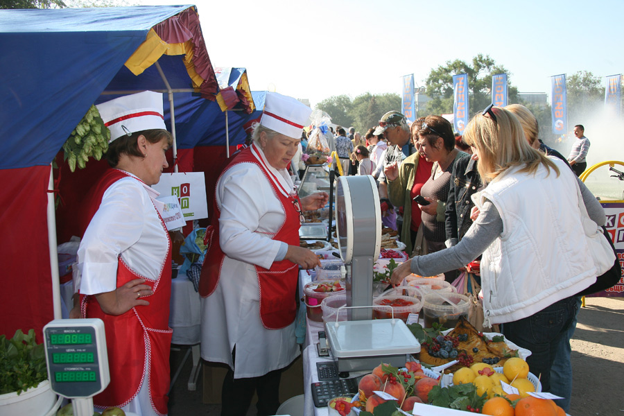    сельхоз ярмарка в Ростове // фото: big- rostov.ru