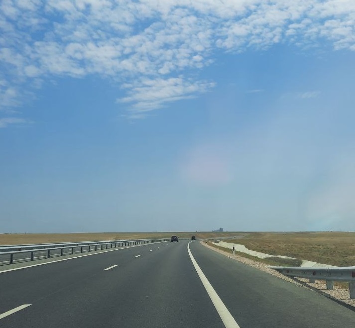 Отличные дороги появились в Крыму совсем недавно.