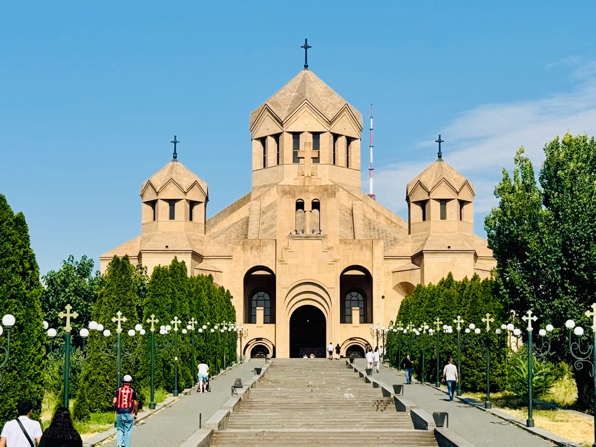 Собор Святого Григория Просветителя — самый большой армянский храм в Ереване