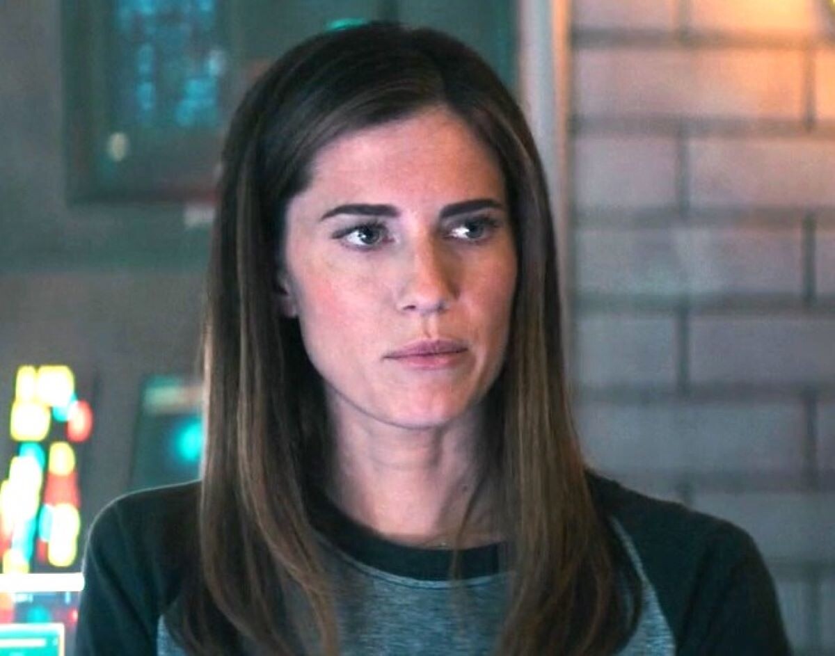 Джемма - бывшая женщина-ученый, теперь она превратилась в активистку 