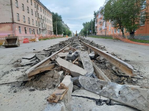 Эти рельсы прослужили почти сто лет, и даже не крякнули. По сути, их можно использовать снова, и снова они не крякнут сто лет