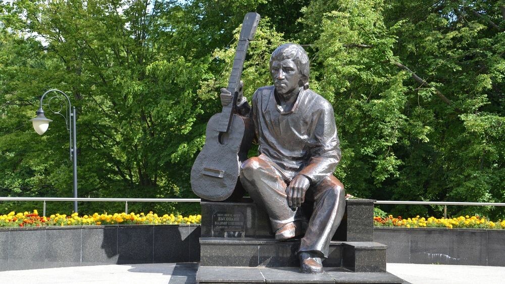    Памятник Владимиру Высоцкому в Калининграде. Фото: Irina Borsuchenko/Shutterstock/Fotodom