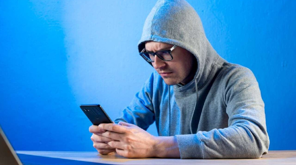    Как мошенники в FAKE-приложениях выманивают интимные фото и что с этим делать