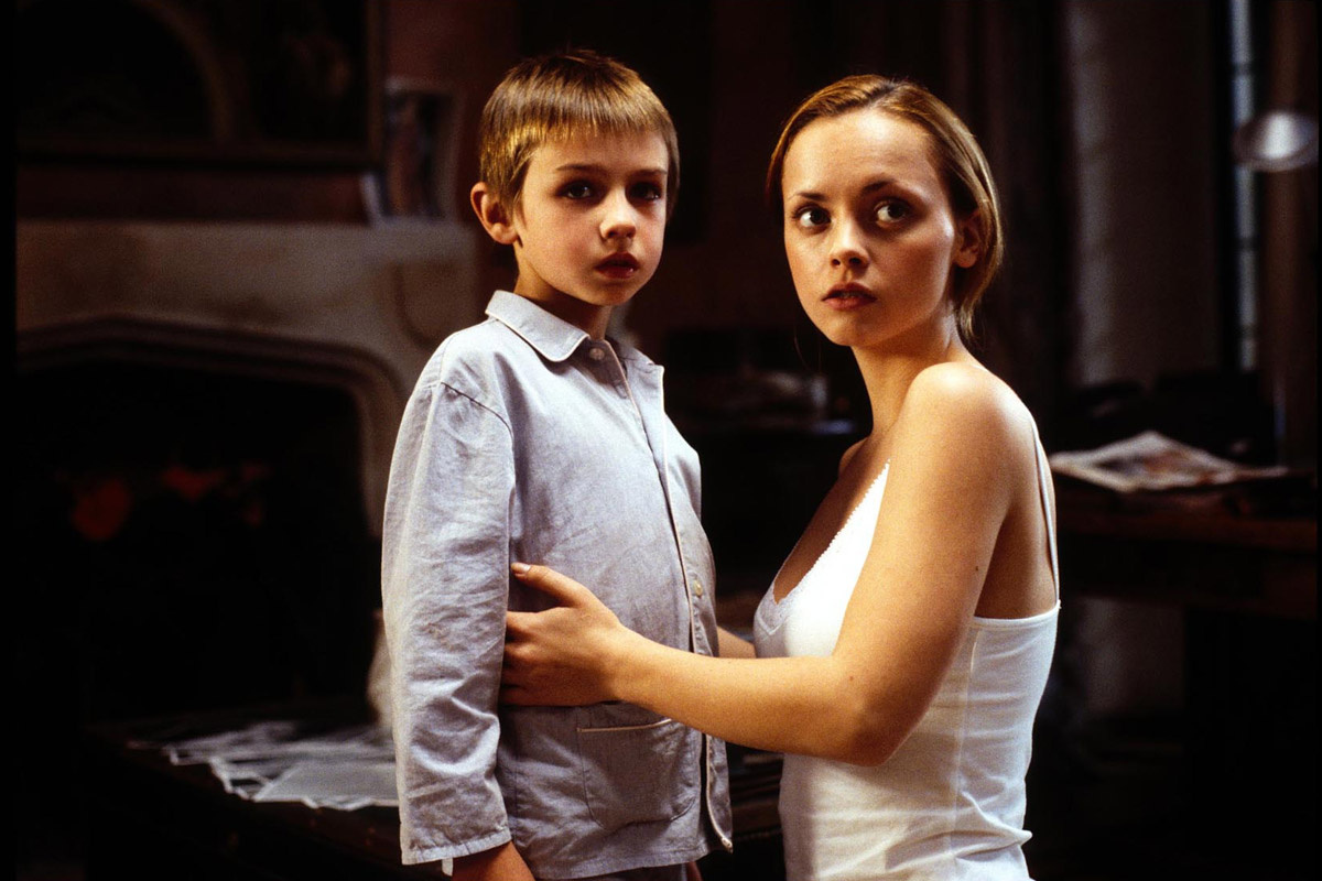 Кадр из фильма «Город проклятых» (2002)