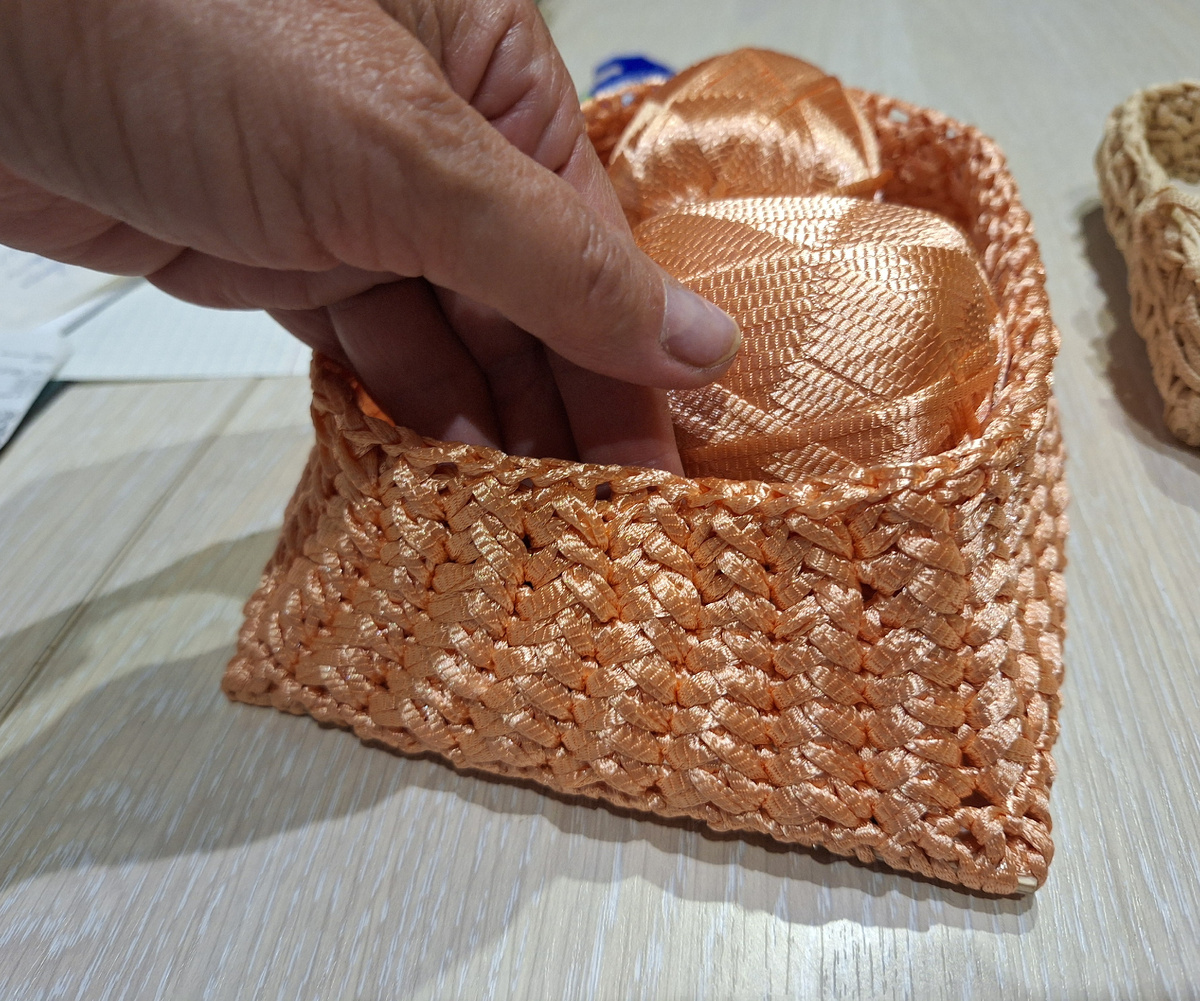 Углы стягиваются к центру