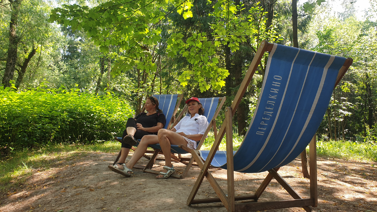 Переделкино-замечательное место для пеших и велосипедных прогулок, можно съездить в писательский городок на 1 день или даже с ночёвкой, там есть отель