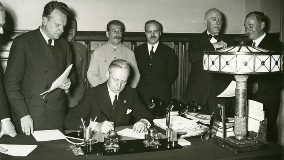 Пакт Молотова-Риббентропа