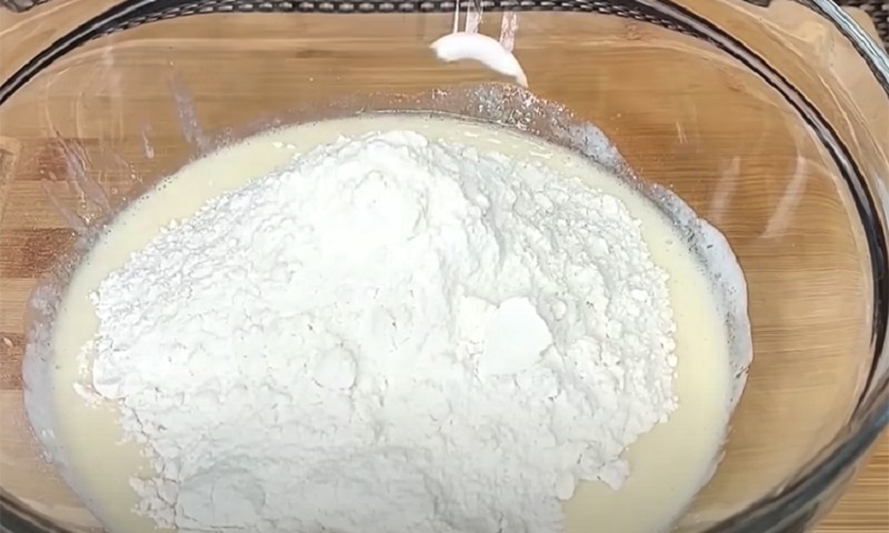 Особые и очень нежные яблочные оладьи-улитки на кефире — десерт, который удивит всех