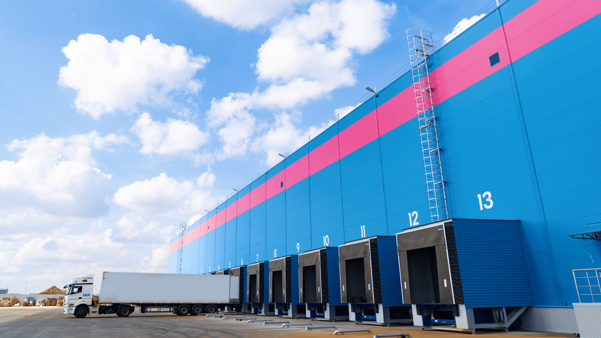 "Типичный" современный склад