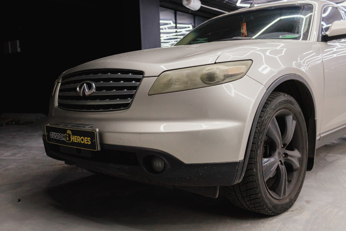 Источник фото: https://custom-heroes.ru/raboty/vid-uslugi/avtosvet/nashi-raboty/infiniti-fx45-vosstanovlenie-sveta-i-novoe-dyhanie-s-linzami-aozoom-k3/
