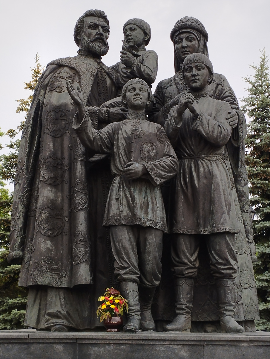 Памятник родителям Сергия Радонежского (ФОТО АВТОРА)
