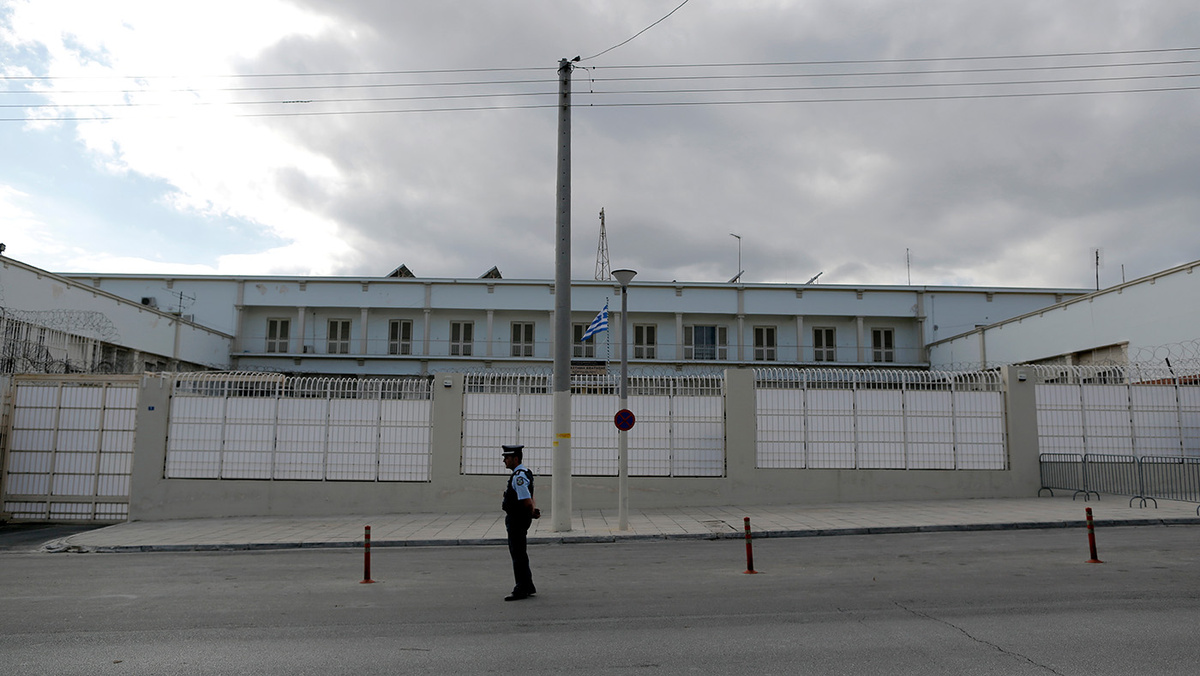   Petros Giannakouris / AP- Афинская тюрьма Коридаллос