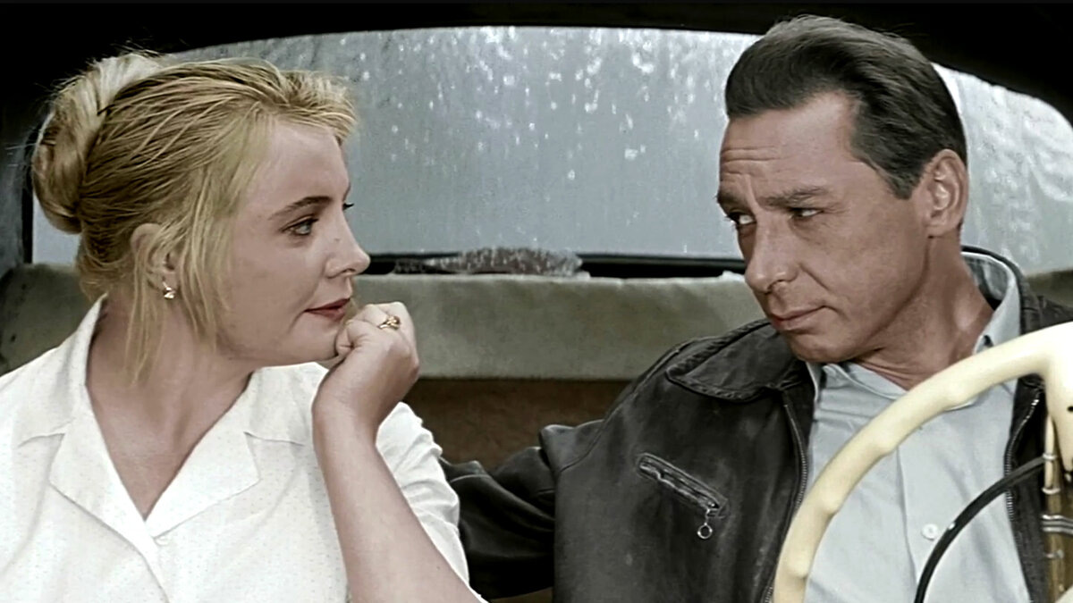 Три тополя на Плющихе (из свободного интернета)