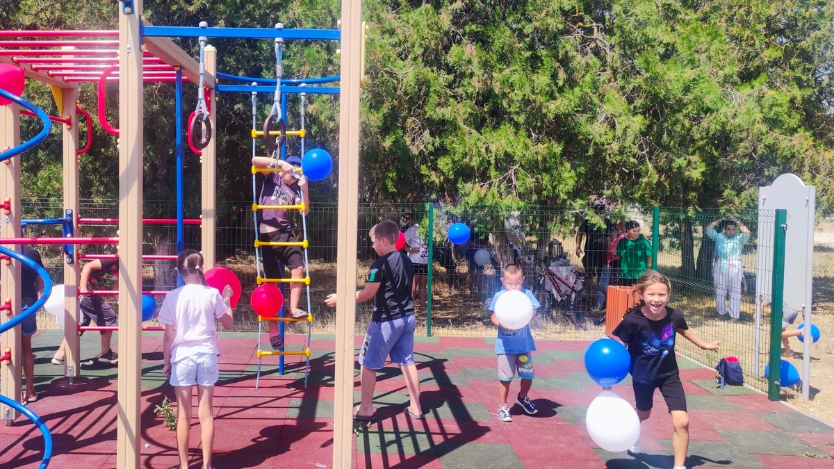 Детская площадка в селе Славянка