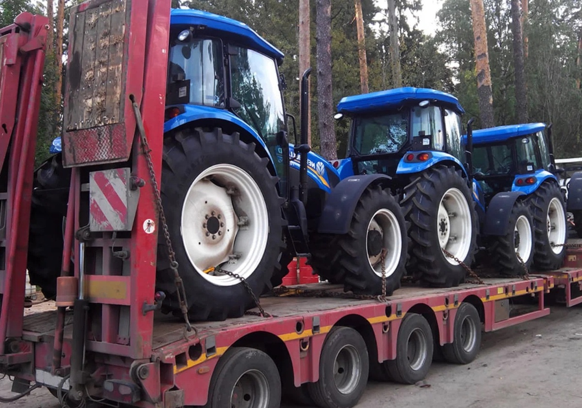 Транспортировка тракторов и сельхозтехники