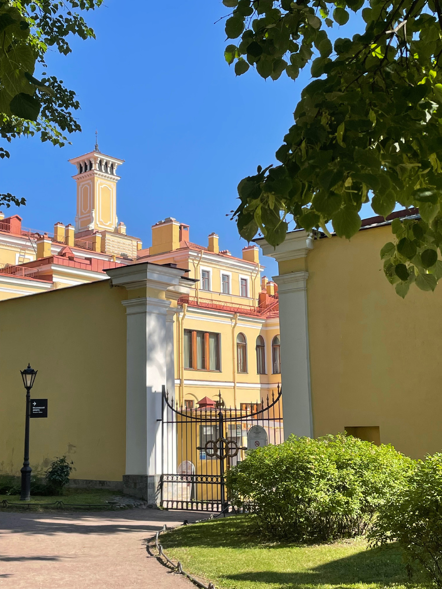 Вход в Юсуповский дворец