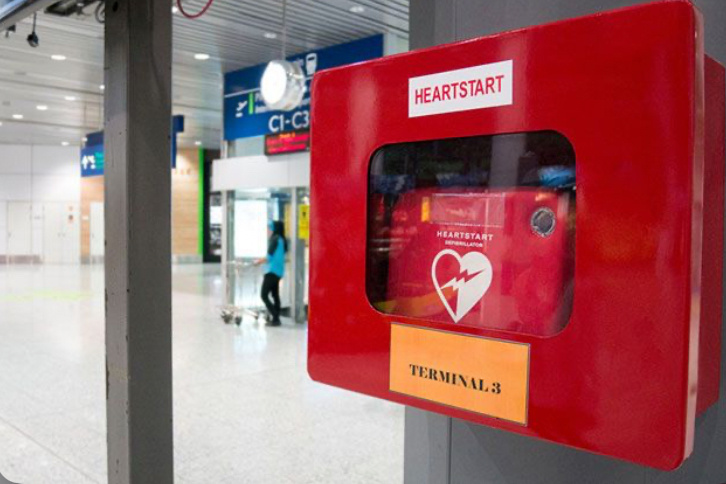 AED дефибриллятор 