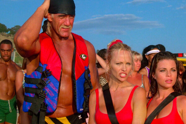 Халк Хоган и Памела Андерсон в кадре из сериала «Спасатели Малибу» (1989) / GTG Entertainment 
