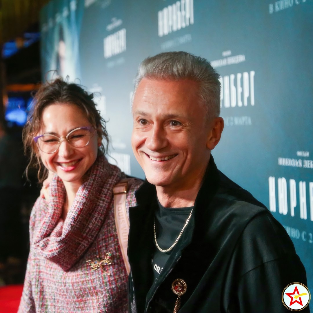 На фото: Олег Меньшиков с женой