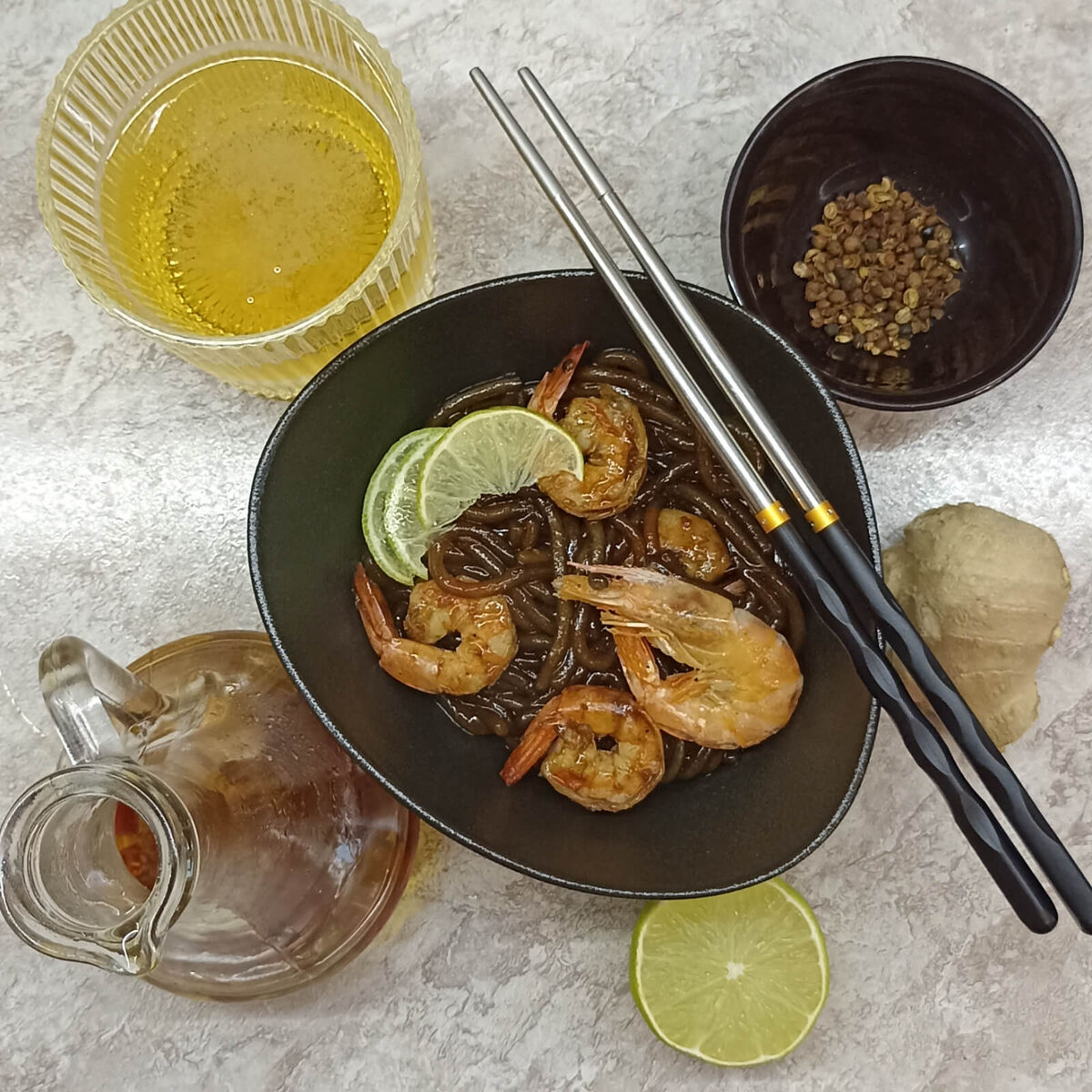 Лапша по-сычуански с креветками