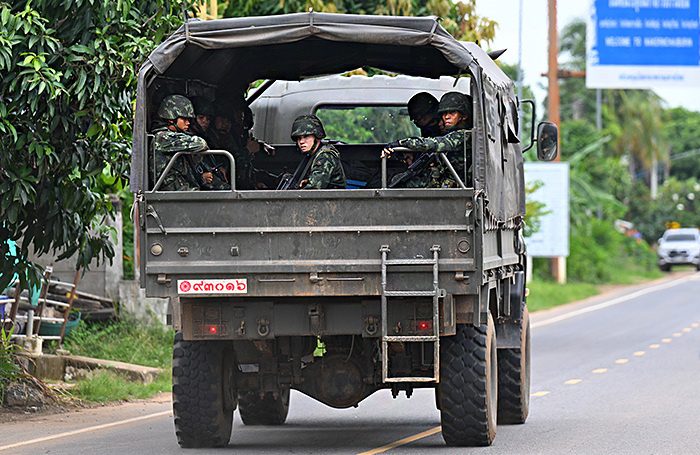 Перевозка военных.  фото: картинки яндекс.