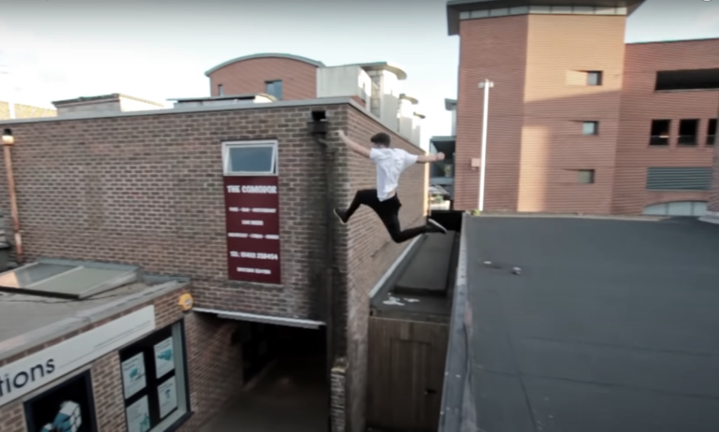 Первый прыжок в Cavemen 1. Макс Кейв.📷
