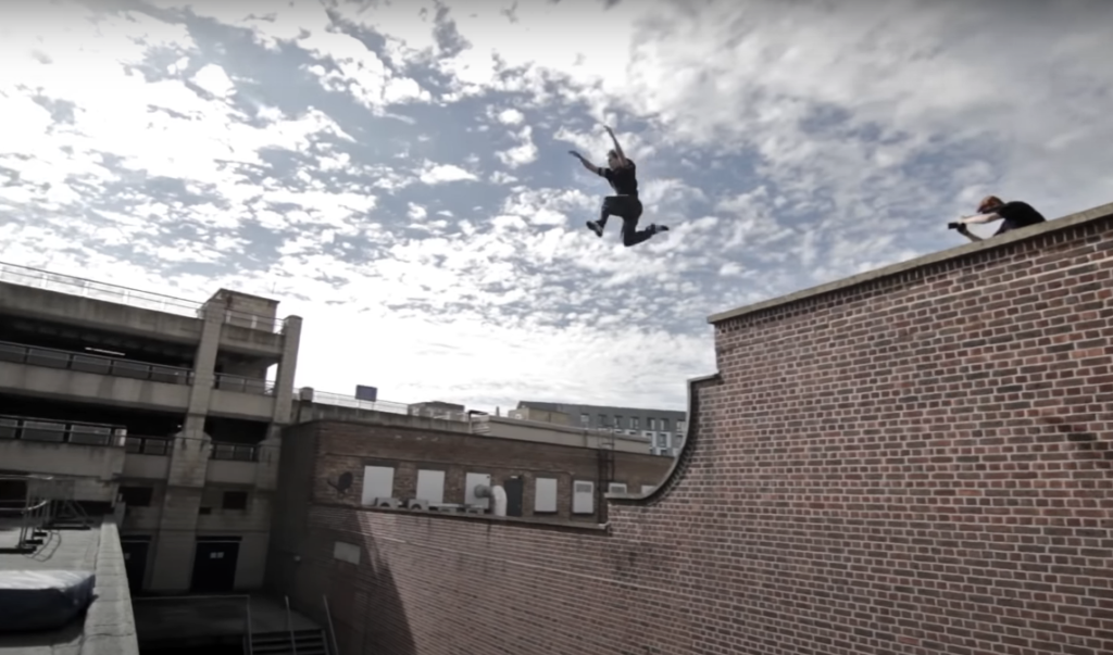    Финальный прыжок в Cavemen 1. Бендж Кейв.