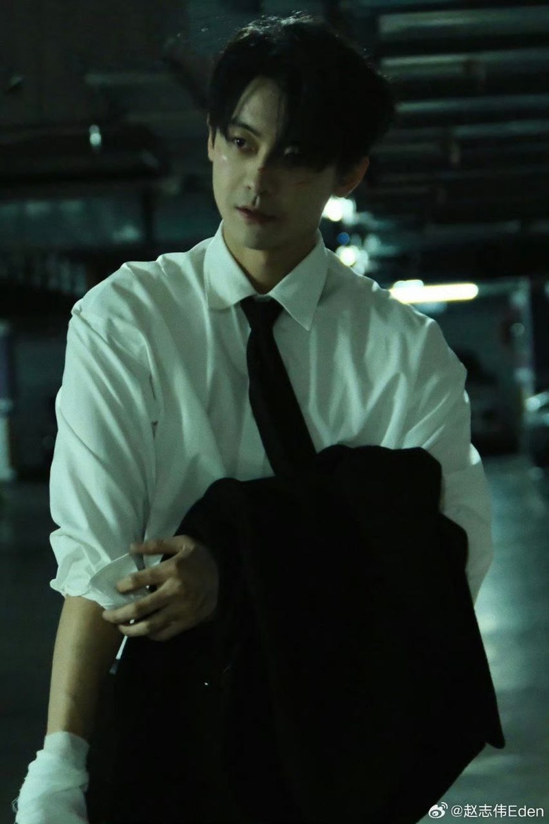 Актёр Чжао Чживэй, 30 лет. Листайте галерею...