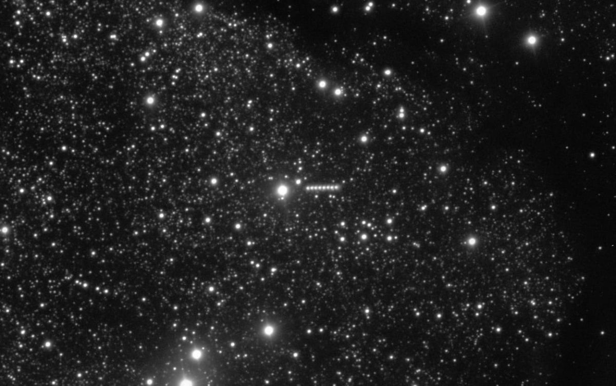    Изображение межзвездного объекта 3I/ATLAS, полученное с помощью Европейской южной обсерватории, в движении / © ESO/O. Hainaut