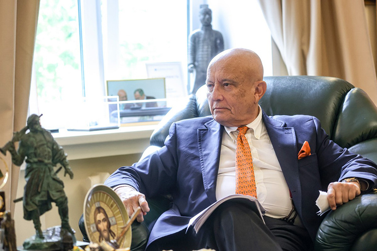    Сергей Караганов: «Мы находимся в преддверии, а может быть, уже в начале огромной череды кризисов».   
Фото: Владимир Андреев