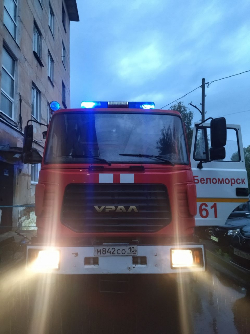    Мужчину госпитализировали с загоревшегося дивана в БеломорскеГосударственный комитет Карелии по ОЖ и БН