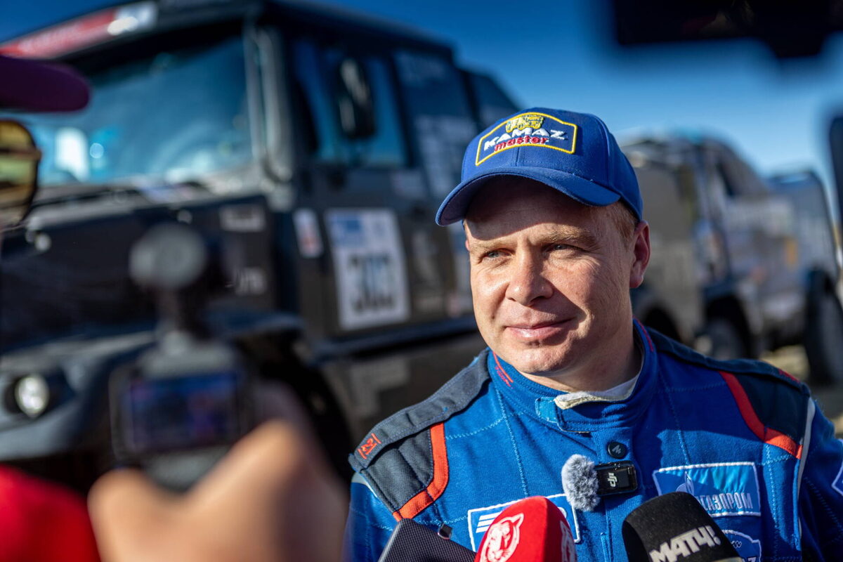 Эдуард Николаев: «Наши грузовики созданы для работы в любых условиях, будь то палящая жара под 60 °C или проливные дожди»Фото: kamazmaster.ru