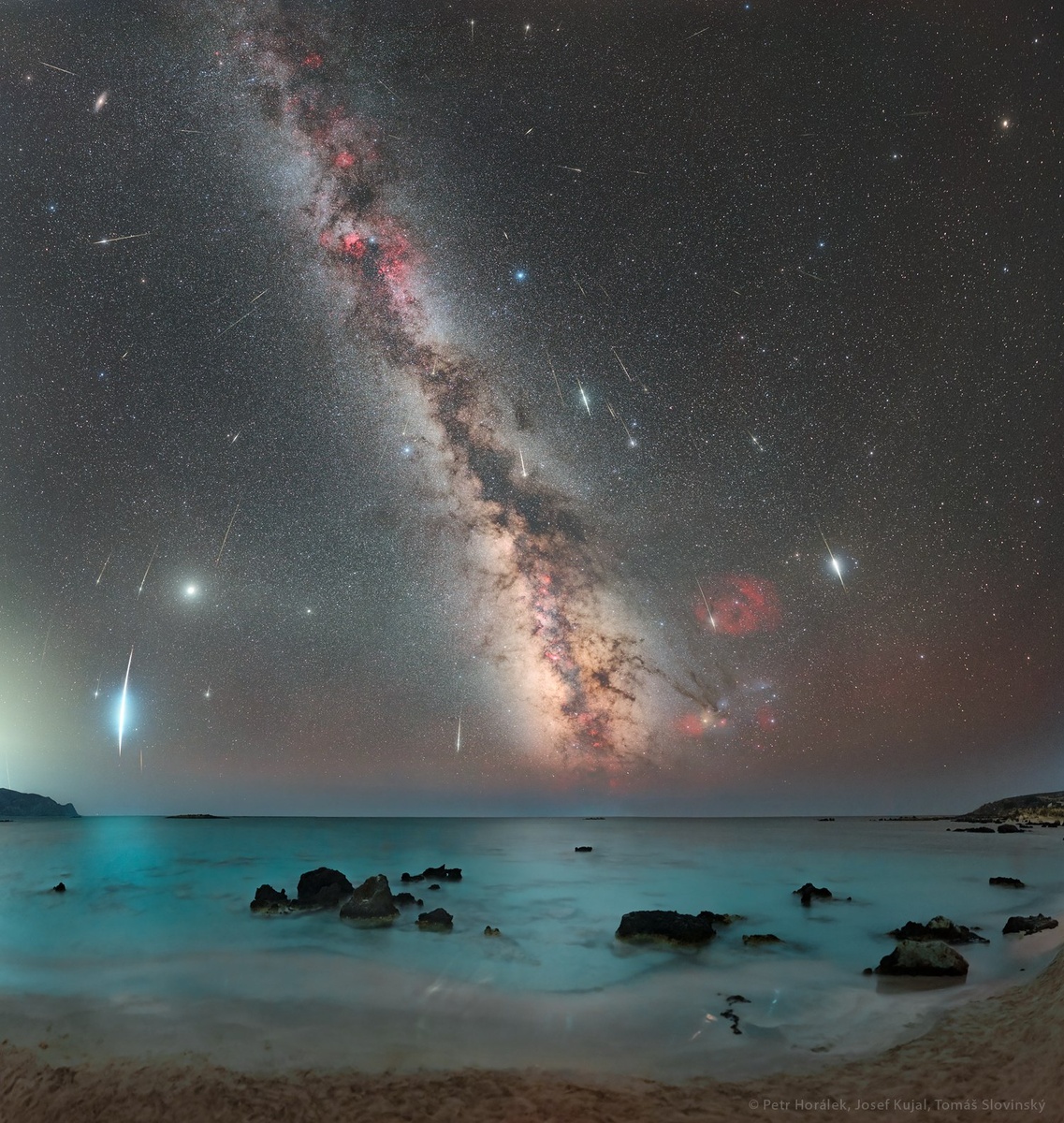 Фото: Petr Horálek, Josef Kujal, Tomáš Slovinský