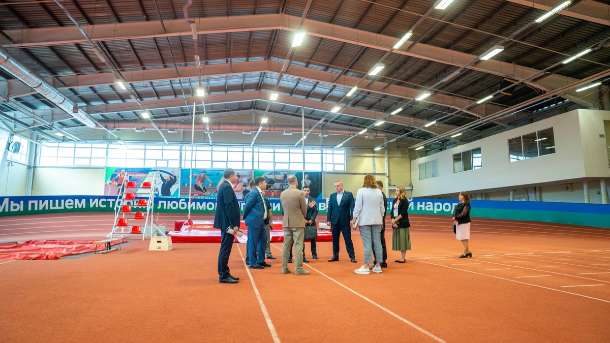    Руслан Кухарук поручил в сжатые сроки закончить работы в сургутском Центре адаптивного спорта