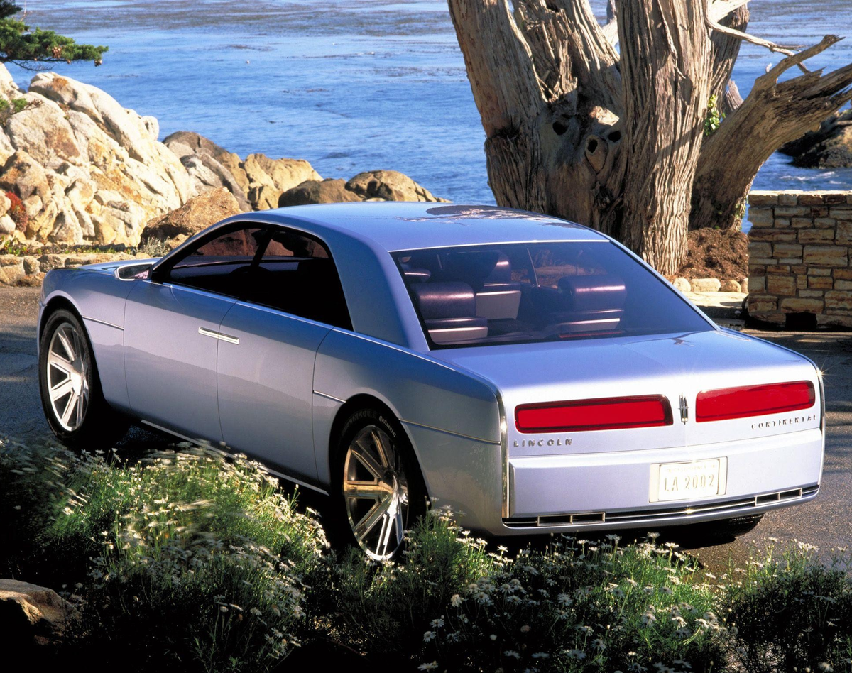 Lincoln Continental Concept 2002 – вид сзади