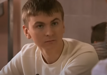 Коля наблюдает за тем, как над Женей издеваются