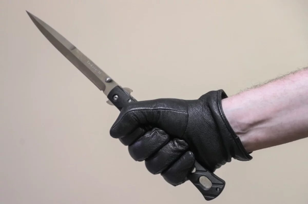    Бастрыкин заинтересовался нападением мигранта на омича, защищавшего девушку