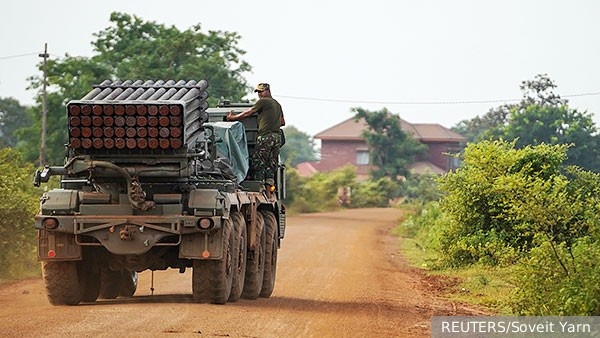     Фото: REUTERS/Soveit Yarn   
 Текст: Дмитрий Зубарев