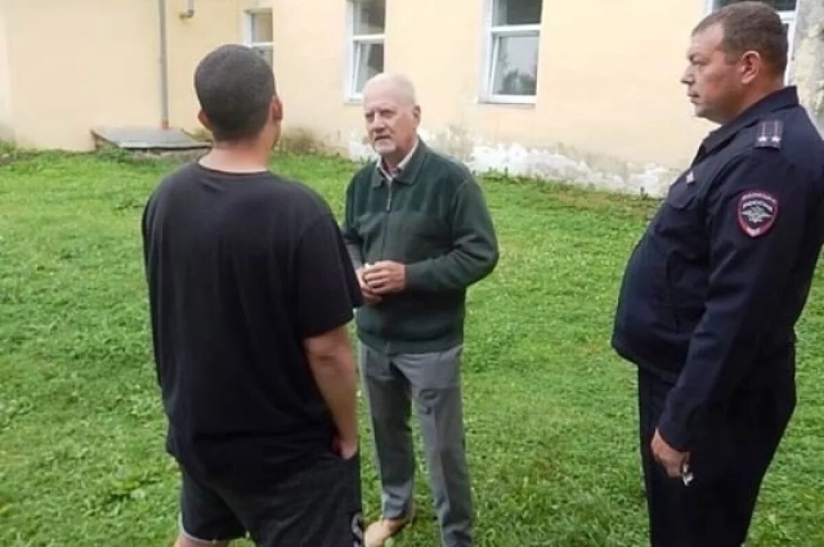    В ЯО китайским мигрантам разрешили собирать одуванчики для салатов