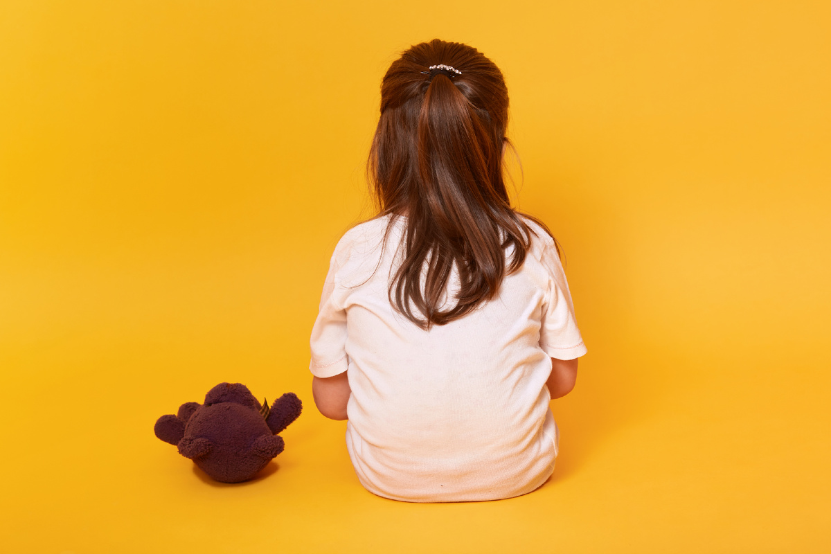 https://ru.freepik.com/free-photo/little-girl-sitting-backwards-with-brown-teddy-bear_8757337.htm#fromView=search&page=1&position=1&uuid=adf4177a-473a-465c-9543-b25f9de5ff0f&query=%D0%B4%D0%B5%D0%B2%D0%BE%D1%87%D0%BA%D0%B0+4+%D0%B3%D0%BE%D0%B4%D0%B0+%D1%81%D0%BE+%D1%81%D0%BF%D0%B8%D0%BD%D1%8B